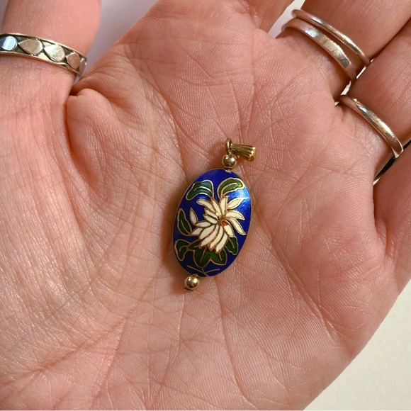 Vintage Blue Floral Cloisonné Pendant - Picture 4 of 4